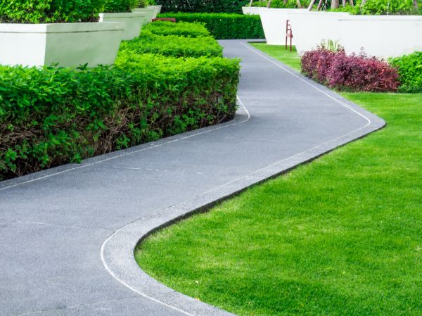 Cost of Walkway Curb Installation in Buford